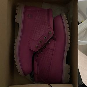 Timberland hiking boots in dark pink
